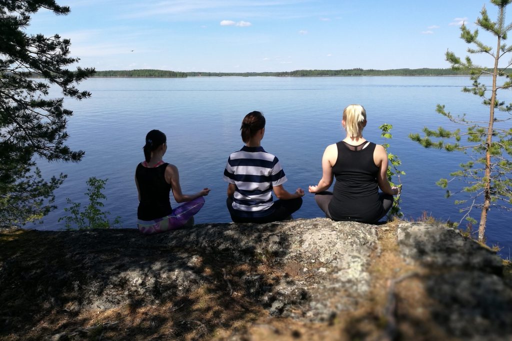 FysioSatama juhli 100-vuotiasta Suomea metsäjoogan merkeissä 17.6.2017